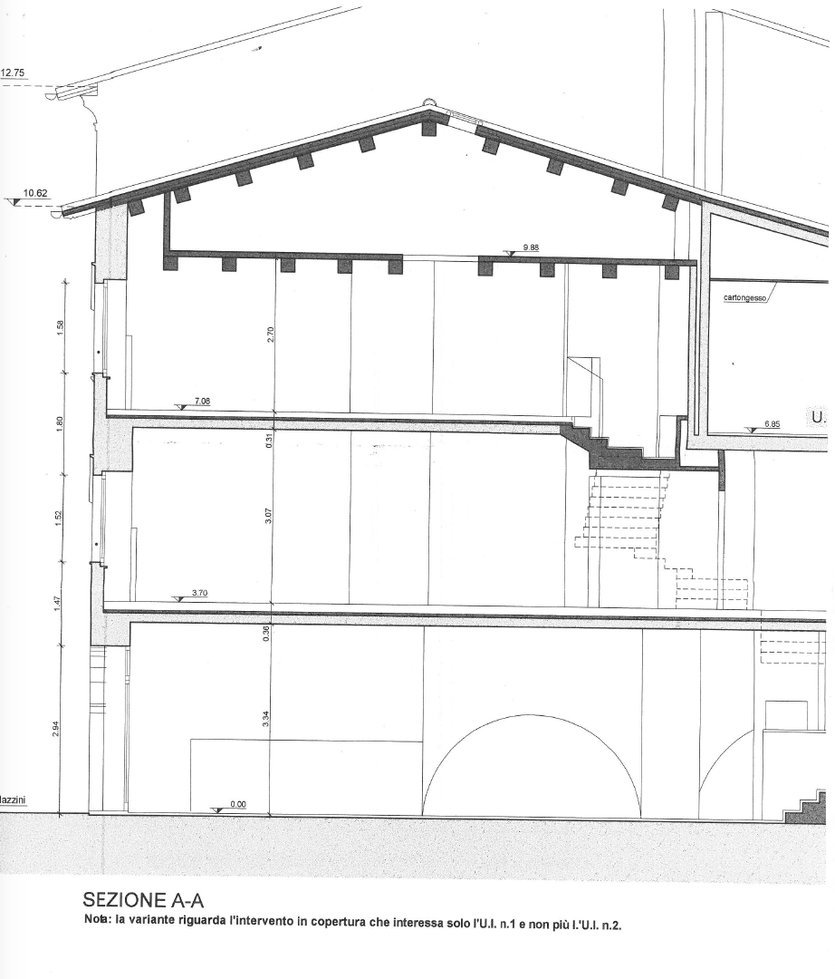 PALAZZETTO CENTRO STORICO INDIPENDENTE SU 3 LIVELLI